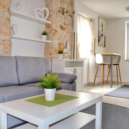 Casa Flores 3*