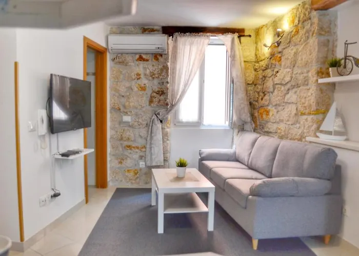 Casa Flores 3*